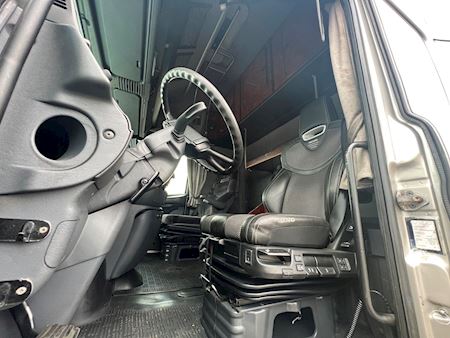 Scania T420 6x2 m. filter Fast kasse