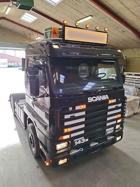 Scania 143 4x2 420 Trækker