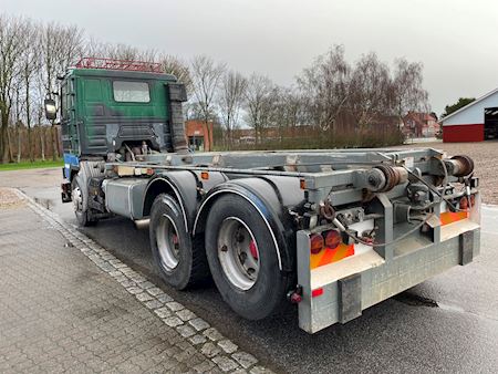 Scania 143 6x2 420 Hejs