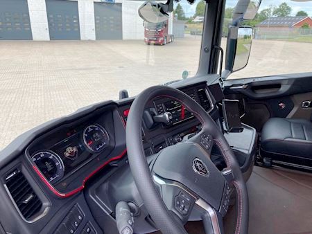 Scania R660 6x2 3150mm plysset Trækker