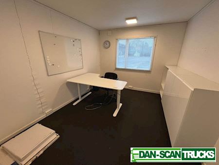 Diverse 3,40x10m Lukket kasse