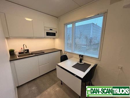 Diverse 3,40x10m Lukket kasse