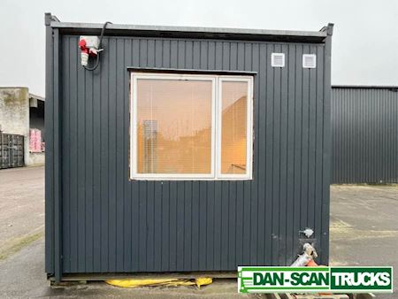 Diverse 3,40x10m Lukket kasse