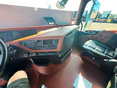 Volvo Big G Custom Truck Trækker