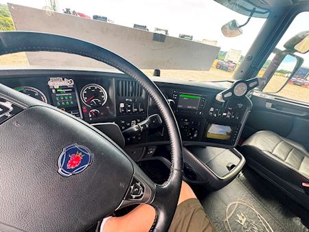 Scania R580 8x4*4 3900mm Kroghejs
