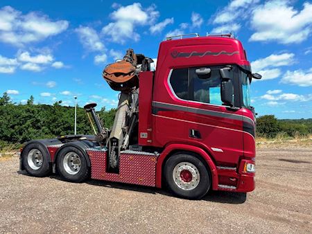 Scania R650 6x4 m. aftagelig kran Trækker