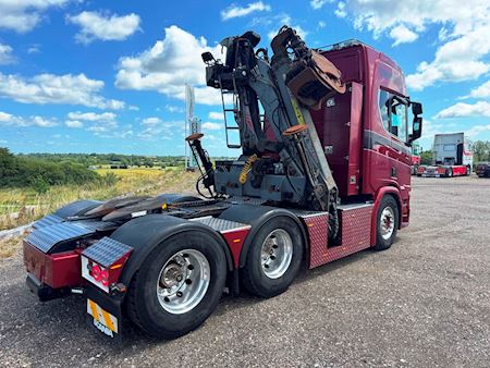 Scania R650 6x4 m. aftagelig kran Trækker