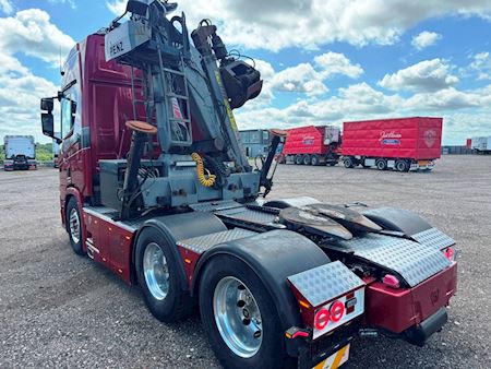 Scania R650 6x4 m. aftagelig kran Trækker