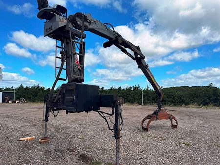 Scania R650 6x4 m. aftagelig kran Trækker