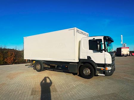 Scania P230 med lift Fast kasse