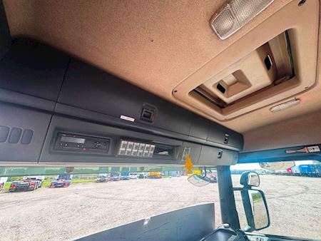 Scania P380 8x2*6 ADR/FL 24200L Tankopbygning