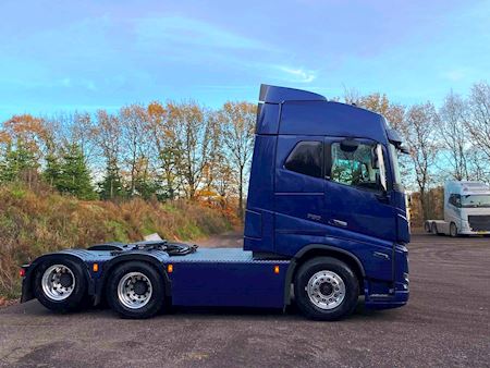 Volvo FH750 6x2 3200mm Hydr. Trækker