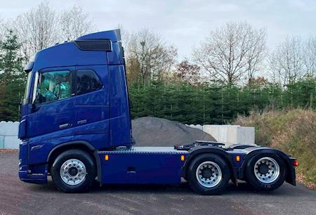 Volvo FH750 6x2 3200mm Hydr. Trækker