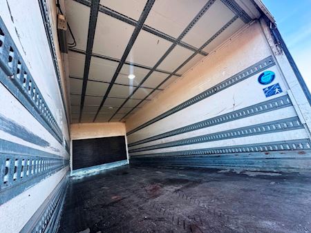 Scania P230 med lift Fast kasse