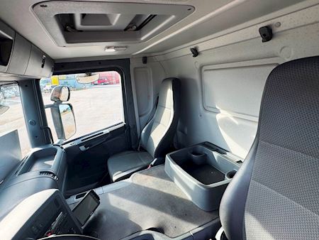 Scania P230 med lift Fast kasse