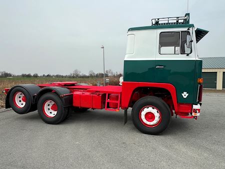 Scania 141 6x2  total renoveret Trækker