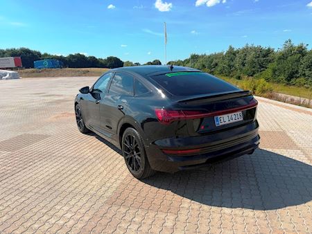 Audi Q8 E-Tron 55 Black edition Personbiler