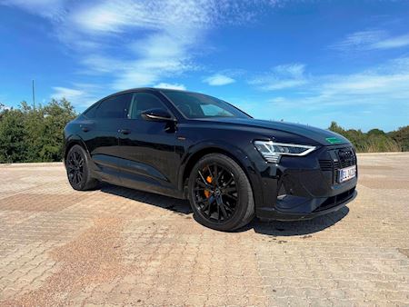 Audi Q8 E-Tron 55 Black edition Personbiler