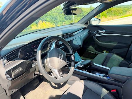 Audi Q8 E-Tron 55 Black edition Personbiler