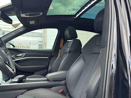 Audi Q8 E-Tron 55 Black edition Personbiler