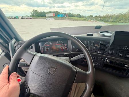 Volvo FM 9 260 sideåbning Fast kasse