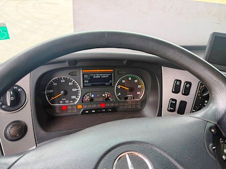 Mercedes MB1229 med lift Fast kasse