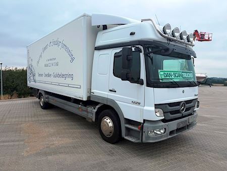 Mercedes MB1229 med lift Fast kasse