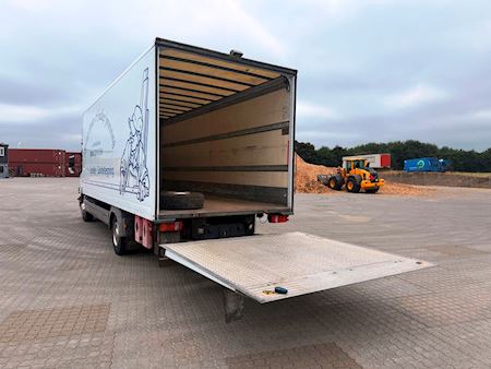Mercedes MB1229 med lift Fast kasse