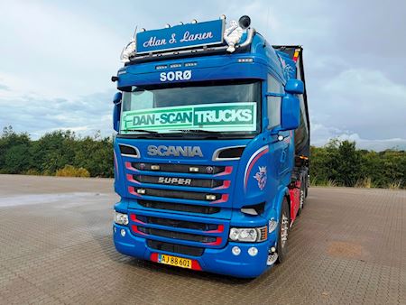 Scania R580 selv kørende med asfalt lad Kroghejs