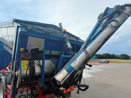 Scania R580 selv kørende med asfalt lad Kroghejs
