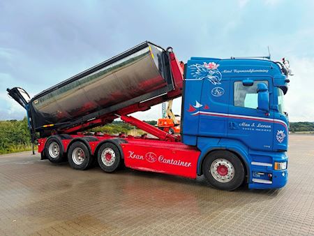 Scania R580 selv kørende med asfalt lad Kroghejs