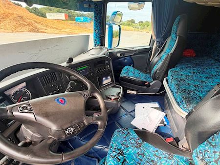 Scania R580 selv kørende med asfalt lad Kroghejs