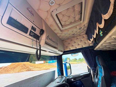 Scania R580 selv kørende med asfalt lad Kroghejs