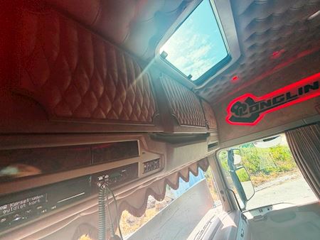 Scania NY S660 6x2 3950mm Hydr. og plysset Trækker