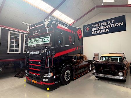 Scania NY S660 6x2 3950mm Hydr. og plysset Trækker