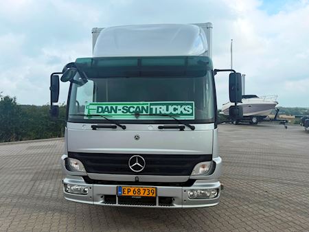 Mercedes Atego 918L 4stk heste med living Hestetransporter