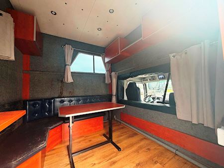 Mercedes Atego 918L 4stk heste med living Hestetransporter