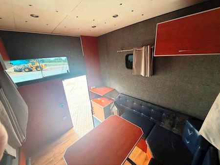 Mercedes Atego 918L 4stk heste med living Hestetransporter