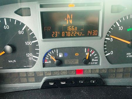 Mercedes Atego 918L 4stk heste med living Hestetransporter