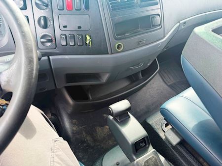 Mercedes Atego 918L 4stk heste med living Hestetransporter