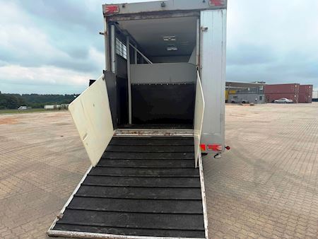Mercedes Atego 918L 4stk heste med living Hestetransporter
