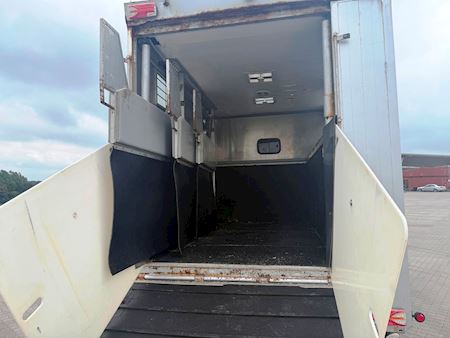Mercedes Atego 918L 4stk heste med living Hestetransporter