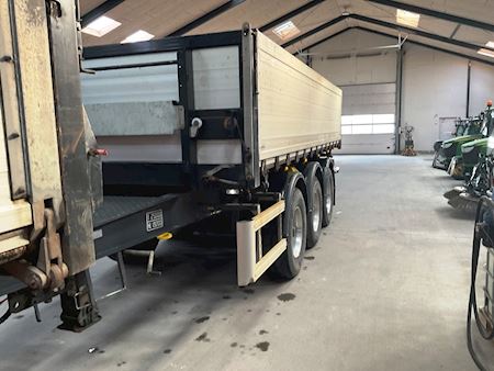 Mercedes 3256 8x4*4 Hiab 302 kran inkl. kærre Tip/kran