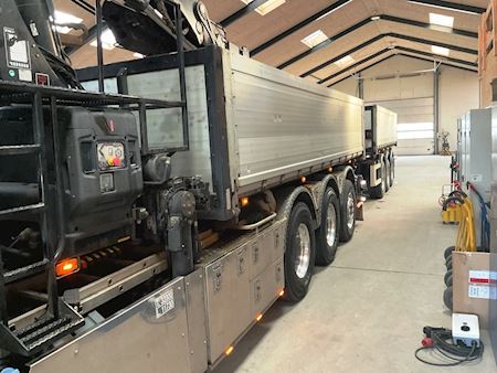 Mercedes 3256 8x4*4 Hiab 302 kran inkl. kærre Tip/kran