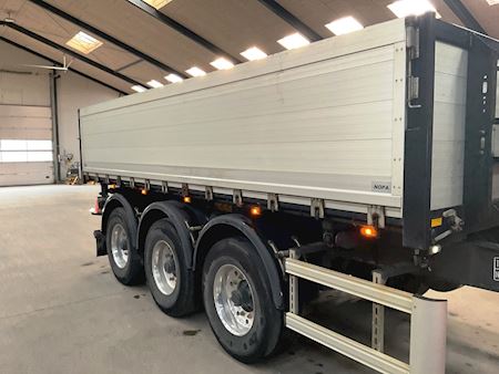 Mercedes 3256 8x4*4 Hiab 302 kran inkl. kærre Tip/kran