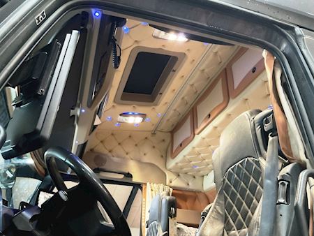 Mercedes 3256 8x4*4 Hiab 302 kran inkl. kærre Tip/kran